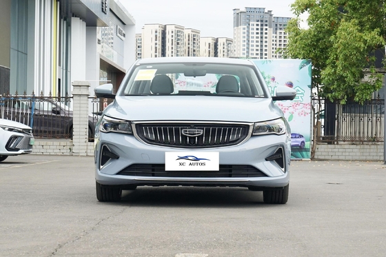 2024 지일리 엠그랜드 HIP 1.5TD-DHT 프로 가솔린 자동차 다중 링크 후방 서스펜션 EV 범위