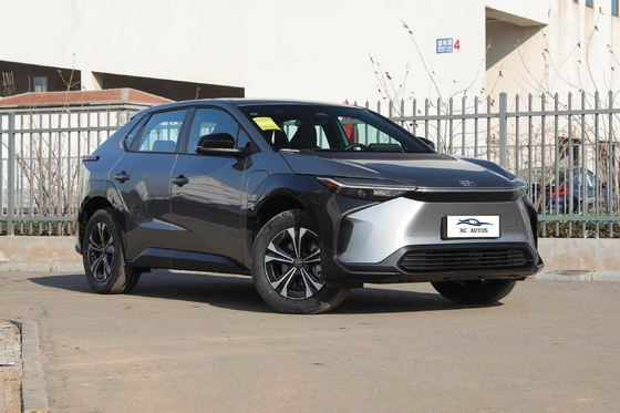 2023 도요타 Bz4X 장거리 전기 자동차 SUV 후면 카메라와 전기 사용