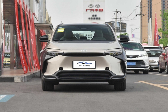 2023 도요타 Bz4X 장거리 전기 자동차 SUV 후면 카메라와 전기 사용