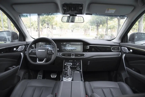 5도어 5자리 SUV Jetour X95 차체 구조를 갖춘 고전 가솔린 차량