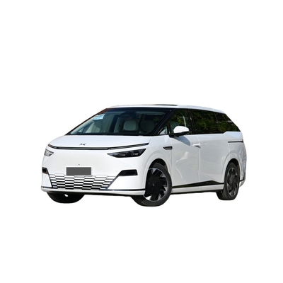 7석과 3160mm 휠베이스의 훌륭한 가치 Xpeng X9 EV MPV