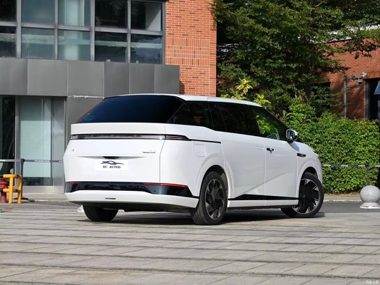 다기능 스티어링 휠 2023 Xpeng X9 유로 VI 4WD 7 좌석 MPV 전기 자동차