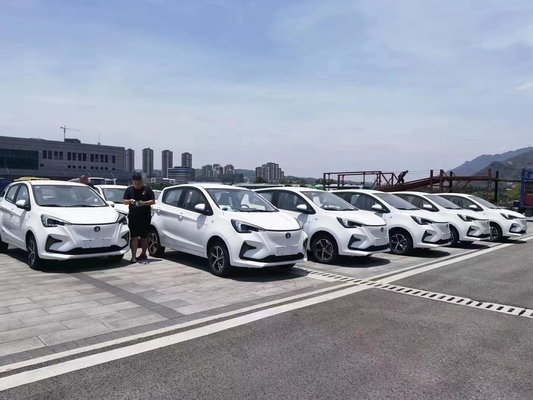 다기능 스티어링 휠 2023 Xpeng X9 유로 VI 4WD 7 좌석 MPV 전기 자동차
