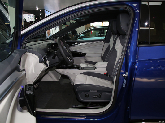 터치 스크린과 ESC는 VW ID4 크로즈 EV SUV 오프로드 차량의 완벽한 조합입니다.