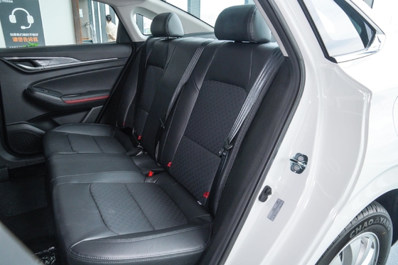 큰 가치 Changang EADO EV 460 전기 자동차 EV 세단 5 문 5 좌석 카시 구조