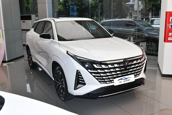 최고 속도 170km/h 차간 UNIZ UNIZ 자동차 전기 SUV 크로스오버 후면 카메라 360°