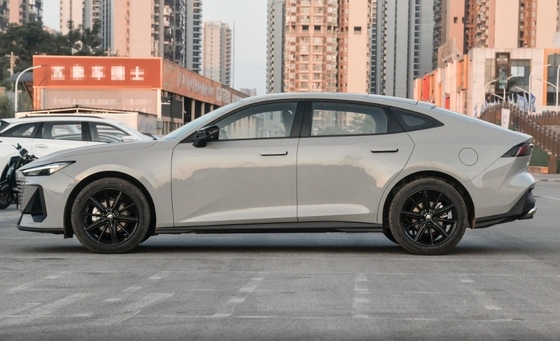 터치 스크린 예 CHANGAN UNI-V 엑살트 버전 1.5T 188hp L4 5도어 5석 헤치백
