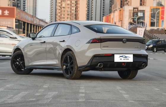 터치 스크린 예 CHANGAN UNI-V 엑살트 버전 1.5T 188hp L4 5도어 5석 헤치백