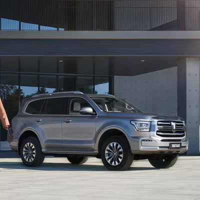 큰 가치 가죽 좌석 큰 벽 탱크 500 연료 SUV 오프로드 차량 R18 타이어 크기