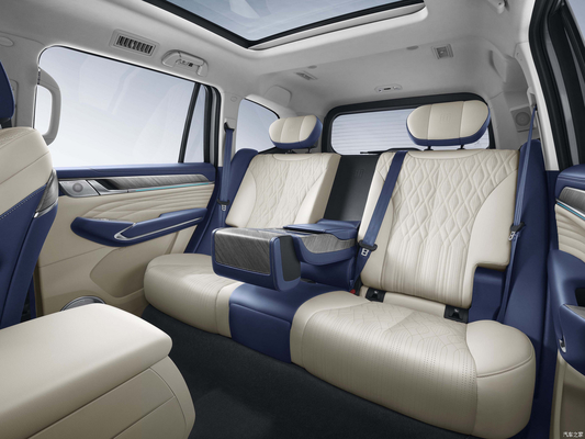 큰 가치 가죽 좌석 큰 벽 탱크 500 연료 SUV 오프로드 차량 R18 타이어 크기