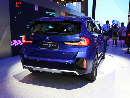 전기 스티어링 시스템과 맥퍼슨 전면 서스펜션 IX1 EV 컴팩트 SUV 스포츠카