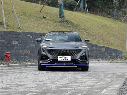 차난 유니-T 1.5T 2.0T 188HP 138KW 300NM 가스/석유 패노라마 태양 지붕이 있는 컴팩트 SUV