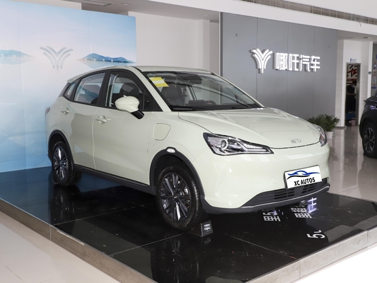 2023 Neta V Rhd 자동차 EV SUV 큰 공간과 5 좌석 맥퍼슨 전면 서스펜션