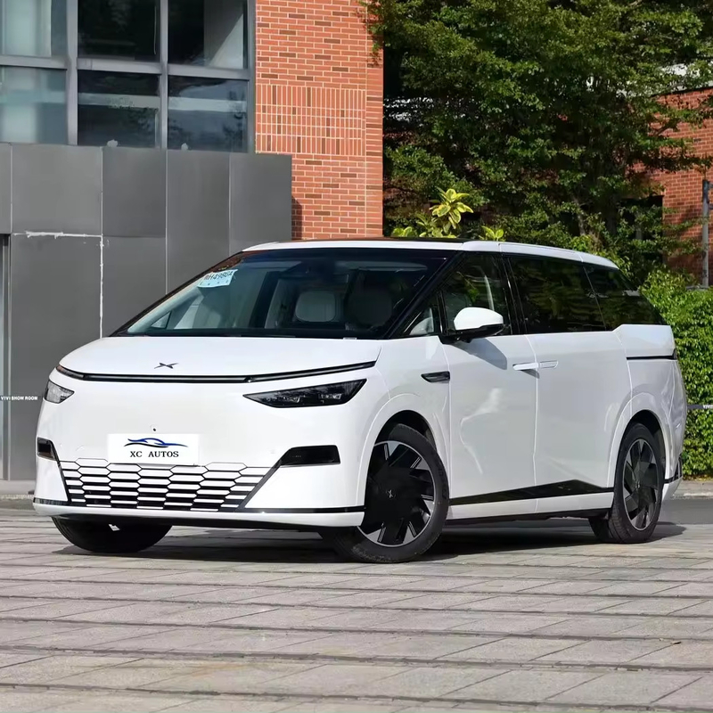 다기능 스티어링 휠 2023 Xpeng X9 유로 VI 4WD 7 좌석 MPV 전기 자동차