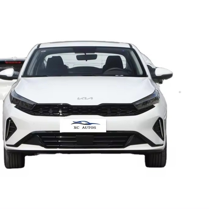 1.5L 화이트 기아 K3 2024 컴팩트 자동차 가솔린 헤드라이트 온라인 구매