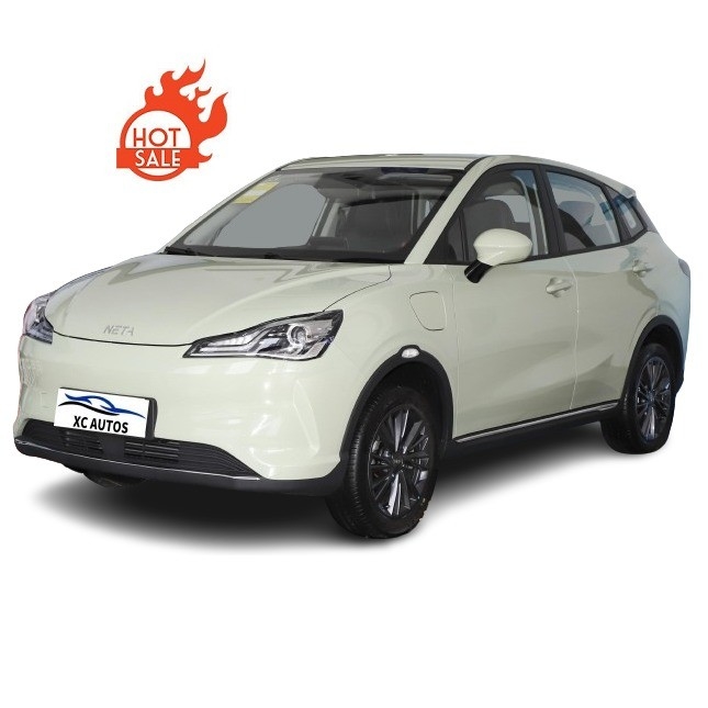 2023 Neta V Rhd 자동차 EV SUV 큰 공간과 5 좌석 맥퍼슨 전면 서스펜션